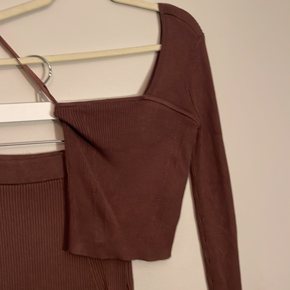 Abercrombie Asymmetrical Slim Sweater Set - Picture 2 of 4